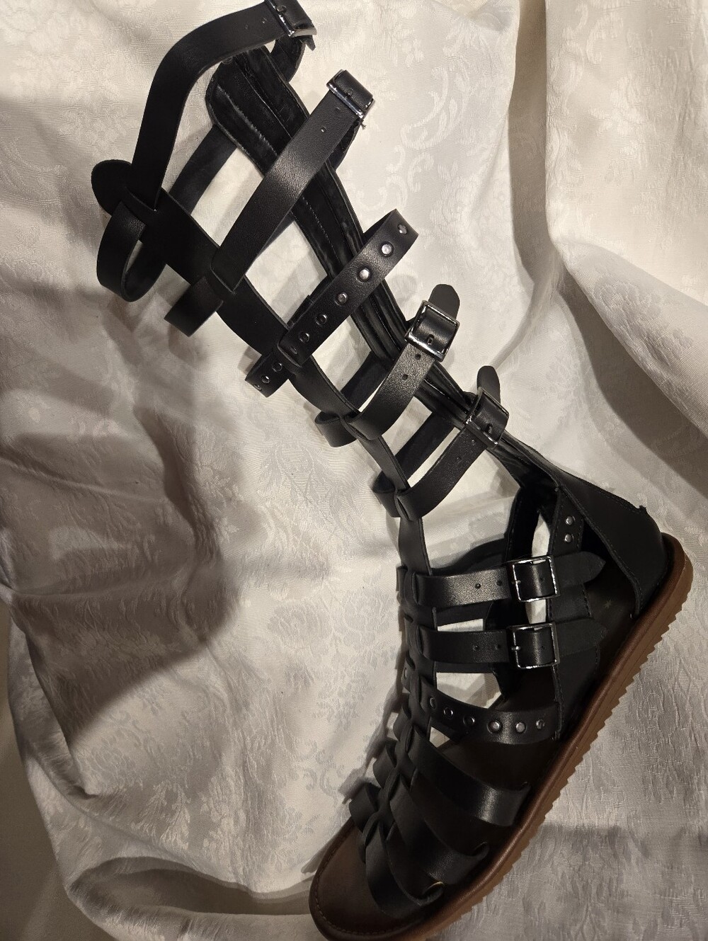 Black Gladiator Knee-High Sandals with Grommets on Zipper Buckles - Women 9M